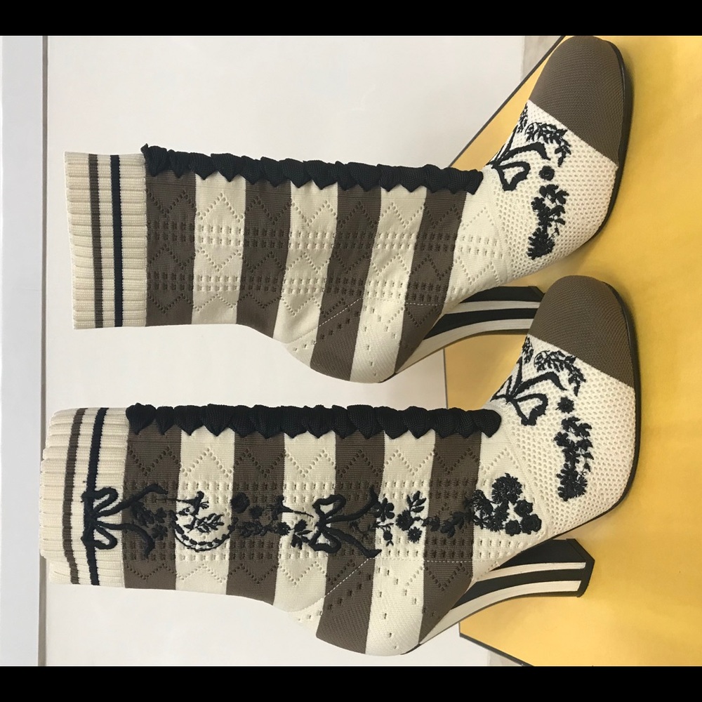 knit ankle Fendi boots with flowers embroidery